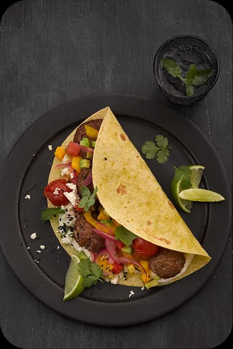 Tacos / Frikadelle / Hirtenkäse-Sauce / Gemüse-Obst-Salat – Andi Schweiger