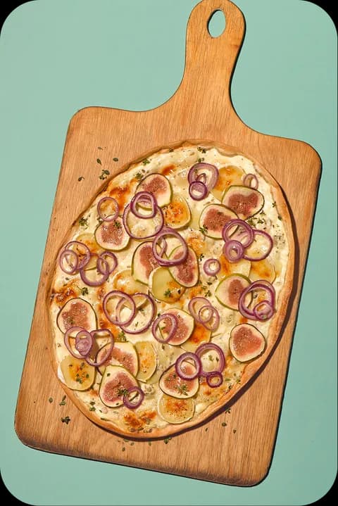 Flammkuchen mit Ziegenkäse und Feigen – FoodDude