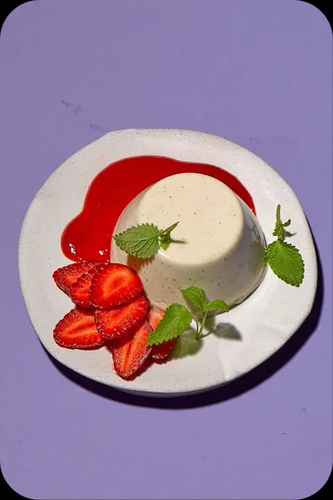 Panna Cotta mit Erdbeeren – FoodDude