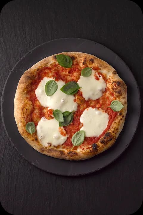 Pizza Napoli mit Mozzarella – FoodDude+