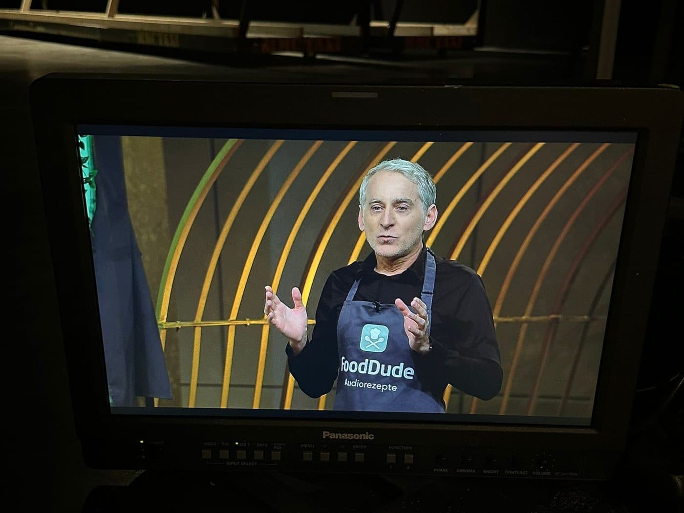 Sven Torner in a FoodDude apron during the pitch