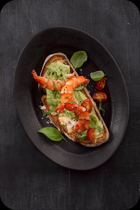 Wildfanggarnele / Avocado / Ofen-Knoblauch / geröstetes Krustenbrot – Andi Schweiger