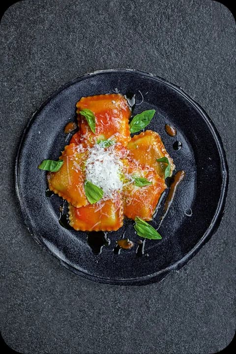 Burrata-Ravioli al pomodoro – Cornelia Poletto