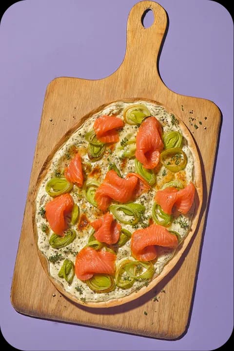 Flammkuchen mit Räucherlachs – FoodDude